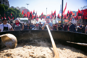 Buenos Aires, Argentina.- In the photos taken on May 1, 2023, social organizations in Argentina commemorated Labor Day this Monday with acts and popular pots against the conditions of an agreement with the International Monetary Fund (IMF) and demand measures to moderate the effects of inflation. The acts of May 1 also served to express the rejection of the labor reforms that several of the right-wing opposition presidential candidates have promised to promote.