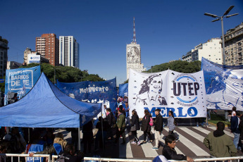 Buenos Aires, Argentina.- In the photos taken on May 1, 2023, social organizations in Argentina commemorated Labor Day this Monday with acts and popular pots against the conditions of an agreement with the International Monetary Fund (IMF) and demand measures to moderate the effects of inflation. The acts of May 1 also served to express the rejection of the labor reforms that several of the right-wing opposition presidential candidates have promised to promote.