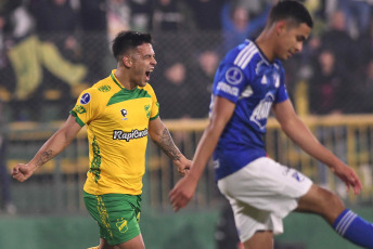 Buenos Aires, Argentina.- En las fotos tomadas el 29 de junio del 2023, durante el partido entre Millonarios y Defensa y Justicia en el estadio Norberto Tomaghello por la Copa Sudamericana. Millonarios perdió 3-1 con Defensa y Justicia y se quedó por fuera de la Copa Sudamericana. Los embajadores, recientemente coronado campeón de la Liga BetPlay, sufrieron en su visita a territorio argentino y se quedaron por fuera del certamen continental.