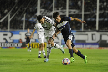 Santiago del Estero, Argentina.- In the photos taken on June 21, 2023, during the match between Central Córdoba and Gimnasia y Esgrima La Plata in a match valid for the 21st. date of the Professional Football League, at the Alfredo Terrera stadium, in the province of Santiago del Estero. Central Córdoba and Gimnasia tied without goals. The "Ferroviario" is located on the 17th. place with 25 points and added their second goalless draw in a row. Gimnasia, meanwhile, is located in the 15th. position with 26 points, and continues to add, since they had just beaten Huracán 1-0 on the last date.