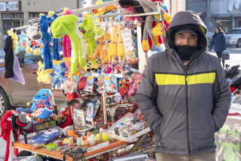 Santa Cruz, Argentina.- En las fotos tomadas el 28 de julio del 2023, muestra las calles de Santa Cruz, Argentina en medio de la ola polar. El Servicio Meteorológico Nacional (SMN) emitió una alerta meteorológica por frío extremo en 17 localidades de Argentina. El organismo advirtió que las provincias de Santa Cruz, Chubut y Tierra del Fuego, registrarán temperaturas bajo cero.
