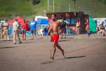 Mar del Plata.- In the photo taken on January 9, 2024, lifeguards, members of the Argentine Naval Prefecture (PNA) and the Buenos Aires police, Civil Defense personnel and the Emergency Medical Care System &#40;SAME&#41; Mar del Plata deployed today a rescue drill in the sea in front of the beach, involving boats, jet skis, ambulances and a helicopter.