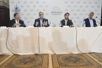 Buenos Aires, Argentina.- En las fotos tomadas el 27 de febrero del 2024, los gobernadores de las provincias patagónicas reclamaron la apertura de un "diálogo" al gobierno nacional, exigieron que termine con los "agravios" que se sucedieron en el conflicto con la provincia de Chubut por la coparticipación y anunciaron la confección de un “manifiesto patagónico” que será presentado en una reunión con mandatarios y legisladores de la región, a la que invitaron al presidente Javier Milei.