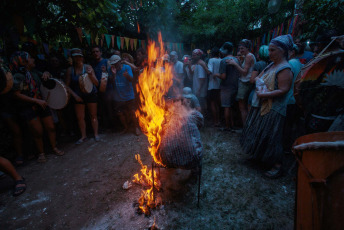 La Rioja, Argentina.- In photos taken on February 12, 2024, people enjoy carnivals around the country. Traditions, music and dance attract tourists in many cities in Argentina, as a transcendental event in the annual tourist calendar, special for a long weekend that includes Monday and Tuesday.