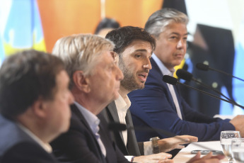 Buenos Aires, Argentina.- En las fotos tomadas el 27 de febrero del 2024, los gobernadores de las provincias patagónicas reclamaron la apertura de un "diálogo" al gobierno nacional, exigieron que termine con los "agravios" que se sucedieron en el conflicto con la provincia de Chubut por la coparticipación y anunciaron la confección de un “manifiesto patagónico” que será presentado en una reunión con mandatarios y legisladores de la región, a la que invitaron al presidente Javier Milei.