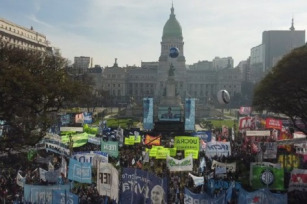Argentina: marcha federal contra el veto de Javier Milei al financiamiento universitario